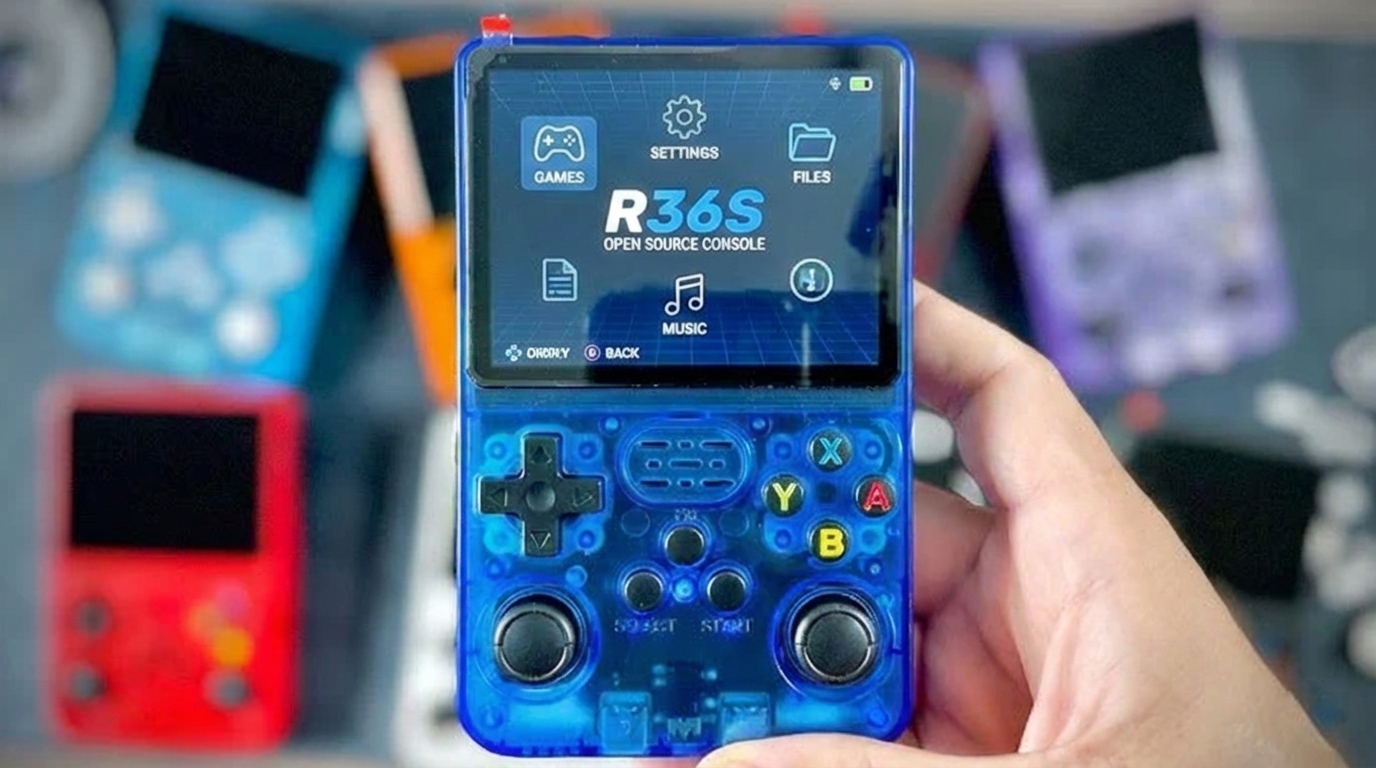 R36S Handheld Game Console - Image 2